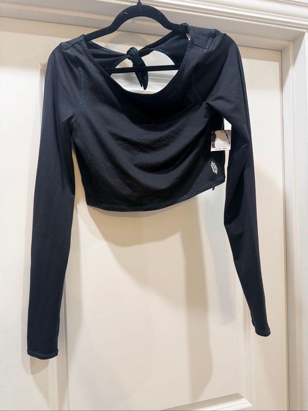 Free People FP Movement Cut Out Seamless Long Sleeve Crop Top Black NWT Size M